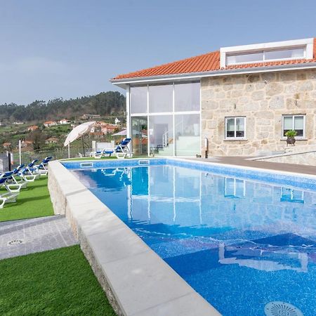 Aldeamento Casas Do Alto Do Vez Apartment Balouta Luaran gambar