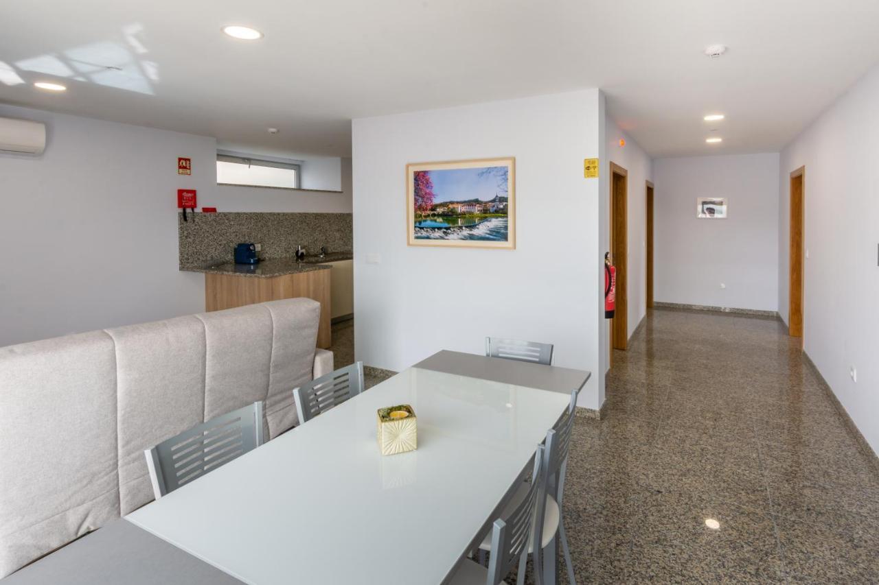 Aldeamento Casas Do Alto Do Vez Apartment Balouta Luaran gambar