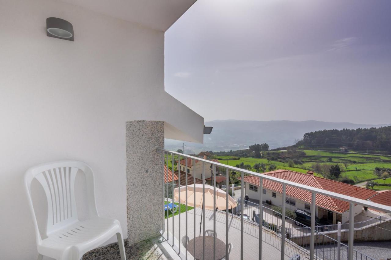 Aldeamento Casas Do Alto Do Vez Apartment Balouta Luaran gambar