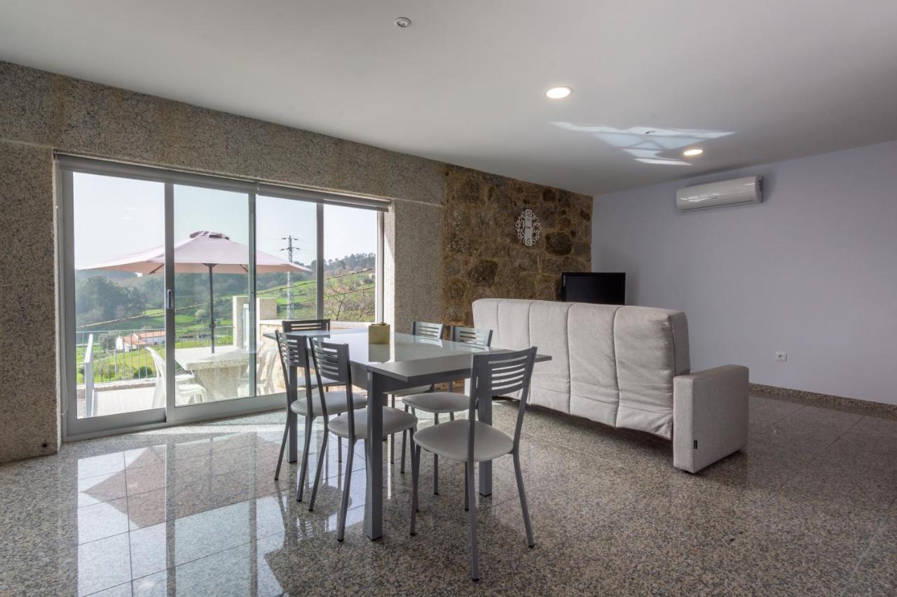 Aldeamento Casas Do Alto Do Vez Apartment Balouta Luaran gambar